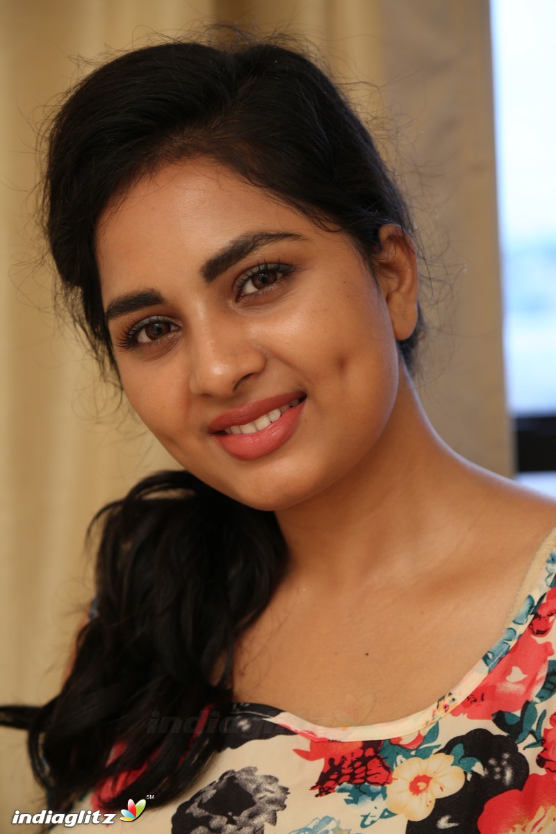 Srushti Dange Gallery - Tamil Actress Gallery Stills Images Clips 