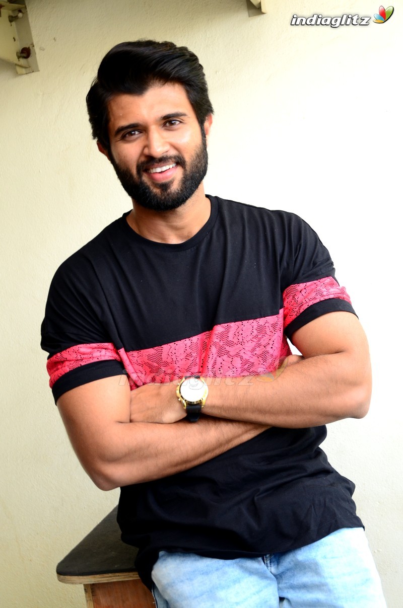 Vijay Devarakonda Photos - Telugu Actor Photos, Images, Gallery, Stills ...