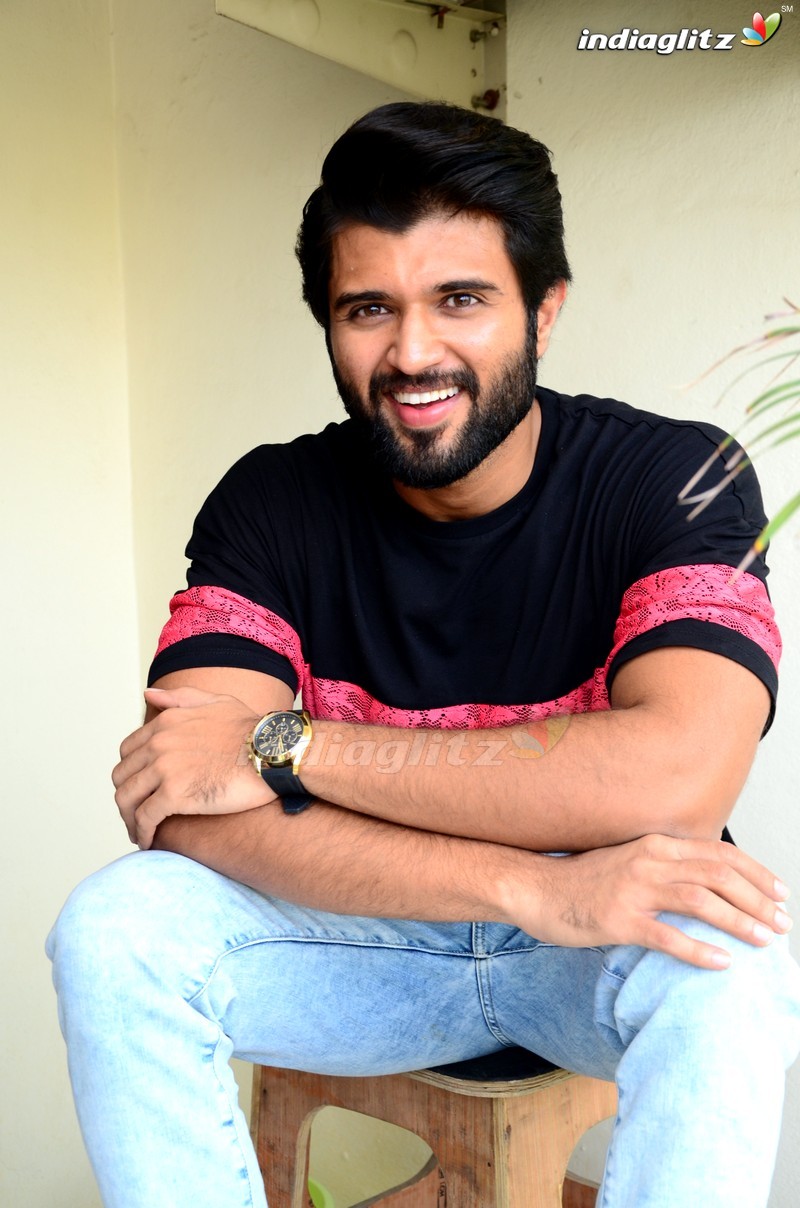 Vijay Devarakonda Photos - Telugu Actor Photos, Images, Gallery, Stills ...