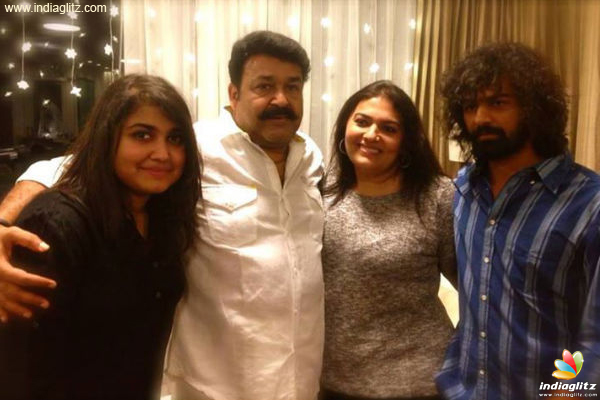 Mohanlal and Suchitra's 28th wedding anniversary at ...